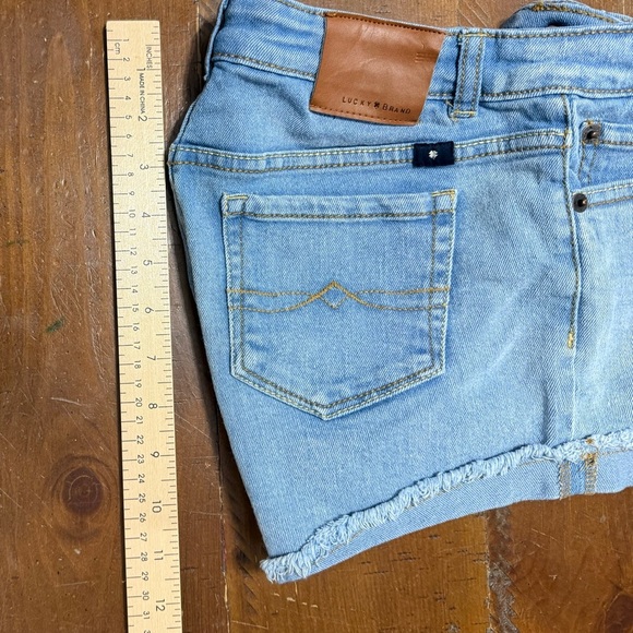 Lucky Brand Light Wash Riley Short girls size 14 - Picture 16 of 16
